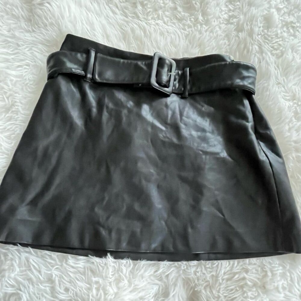 skirt women’s black leather  pleather express !